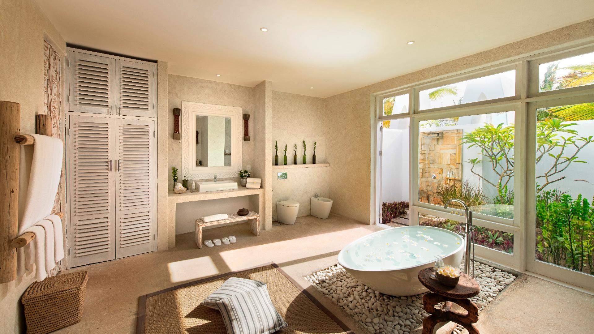 Constance-Aiyana-Pemba-Zanzibar-AB-Prestige-Villa-11-Bathroom-with-Outdoor-Shower_HD