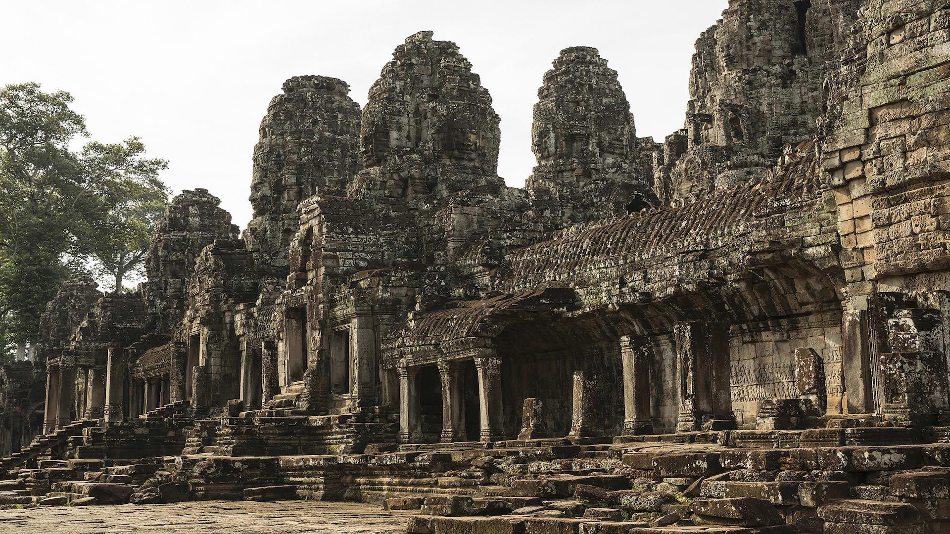 enigmatic_bayon_temple_high_res_15535